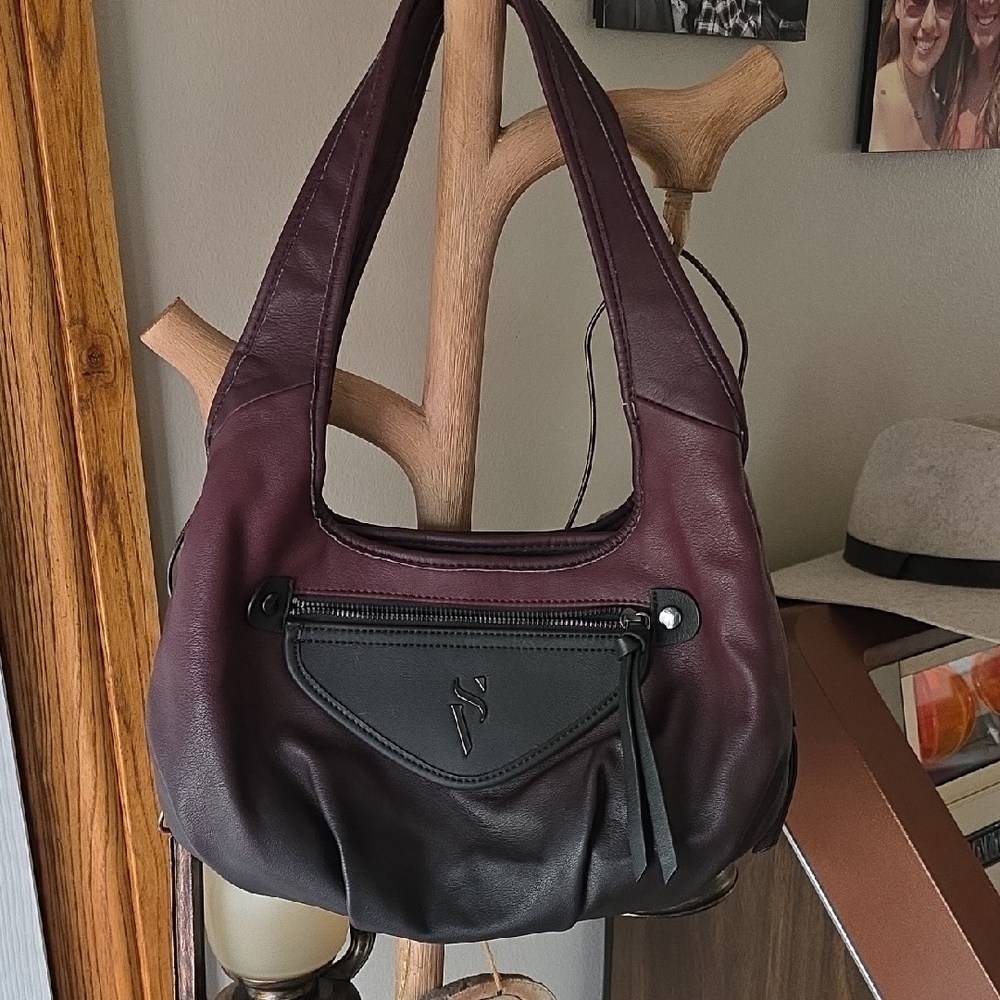 Simply Vera Wang Burgandy Hand Bag . Preowned But In Great Shape